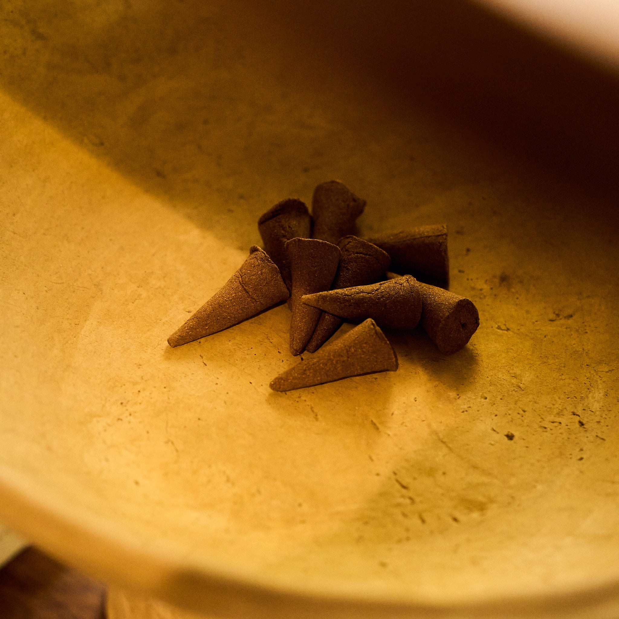 Nhang trầm hương